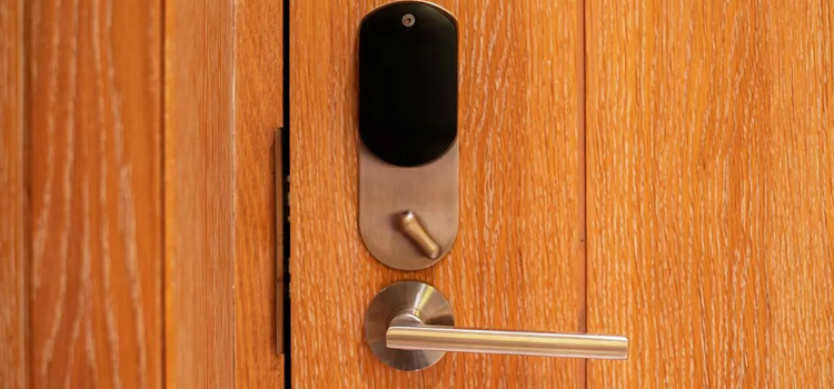 Automatic Locking Door Knob Plumas Lake